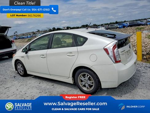 Used 2014 Toyota Prius Two FWD image 3