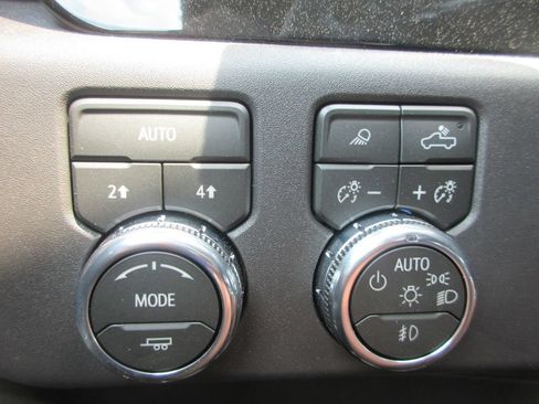 New 2026 GMC Sierra 1500 SLT w/ SLT Convenience Package AWD/4WD image 17