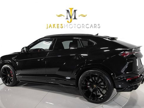 Used 2022 Lamborghini Urus image 6