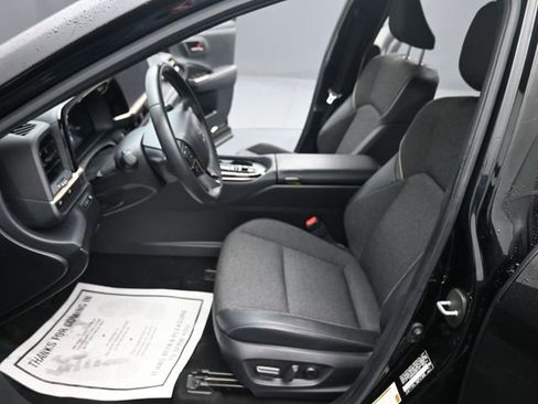 Used 2024 Toyota Crown XLE image 12