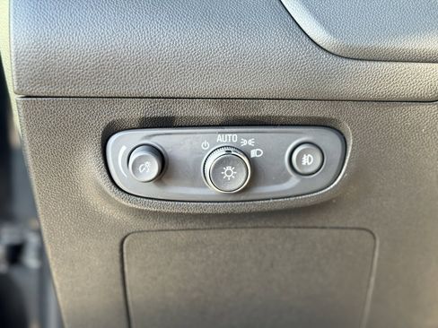 Used 2022 Buick Encore GX Select w/ Sport Touring Package image 21