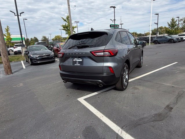 Used 2025 Ford Escape ST-Line FWD image 8