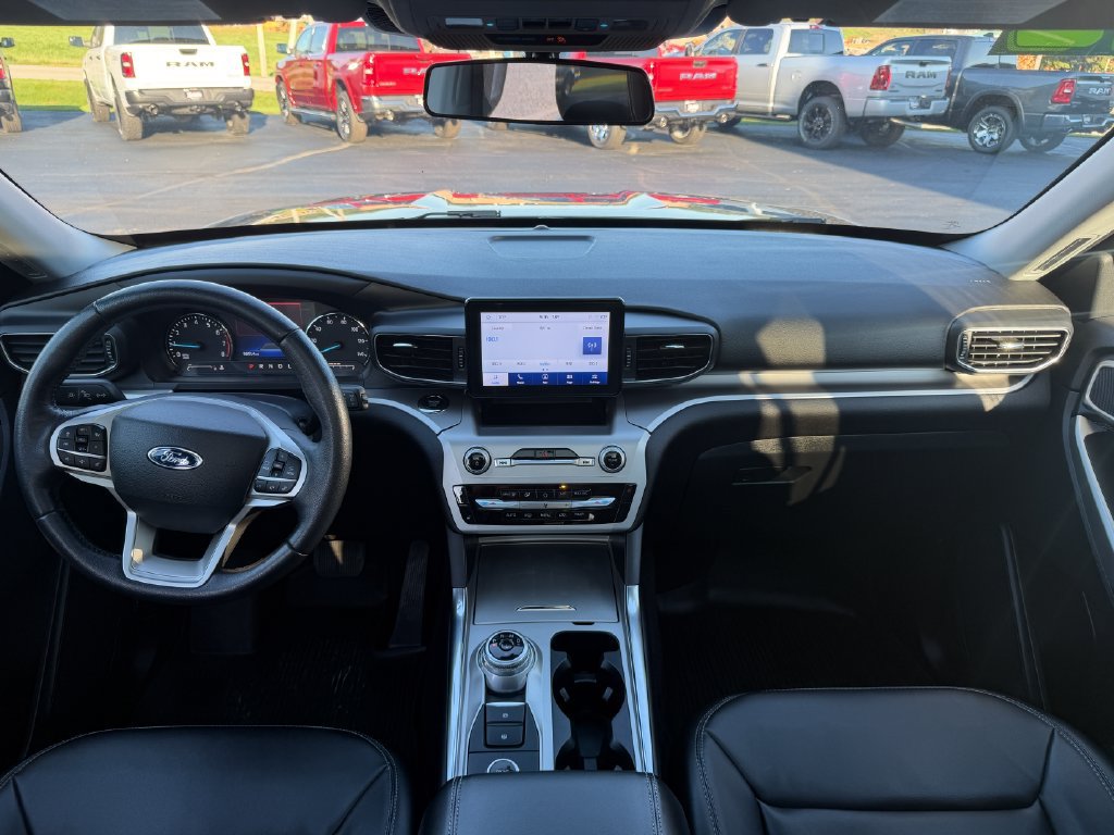 Used 2022 Ford Explorer XLT w/ Equipment Group 202A AWD/4WD image 24