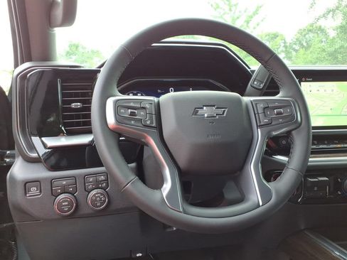 New 2026 Chevrolet Silverado 2500 LT w/ Trail Boss Package AWD/4WD image 3