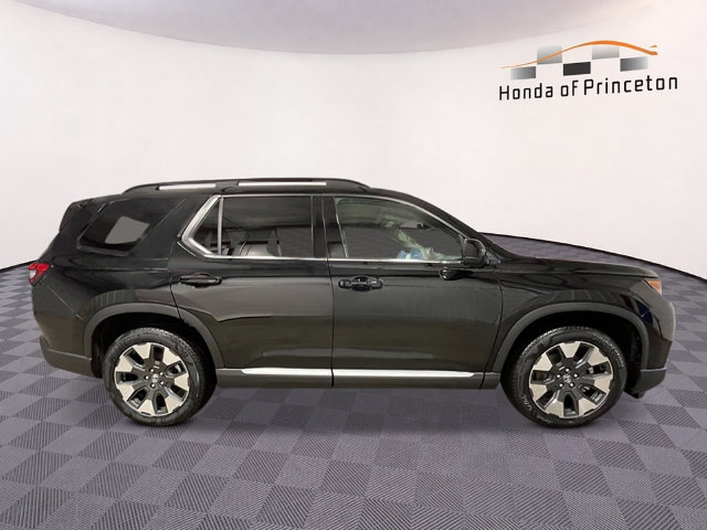 New 2026 Honda Pilot Touring image 2