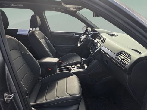 Used 2022 Volkswagen Tiguan SEL R-Line image 23