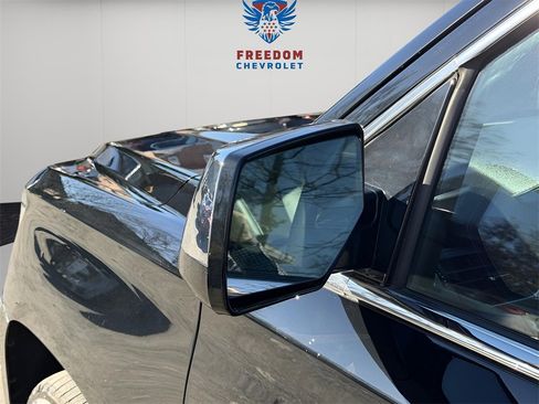 Used 2020 Chevrolet Suburban Premier image 13
