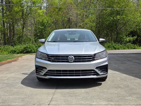 Used 2017 Volkswagen Passat 1.8T R-Line image 2