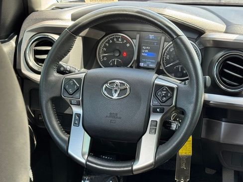 Used 2021 Toyota Tacoma SR5 RWD image 32