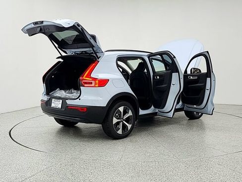 New 2026 Volvo XC40 B5 Plus w/ Protection Package Premier AWD/4WD image 11