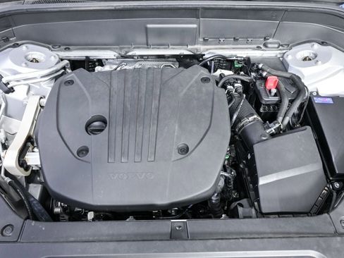 Certified 2025 Volvo XC90 B5 Core AWD/4WD image 36