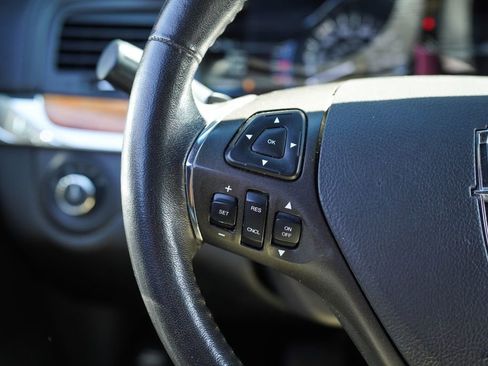 Used 2014 Lincoln MKS image 29