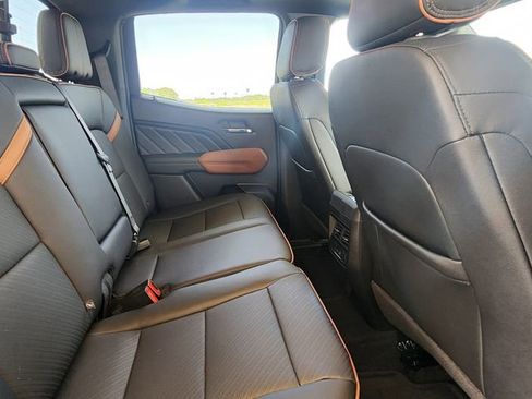 Used 2026 GMC Canyon AT4 w/ Technology Plus Package AWD/4WD image 19