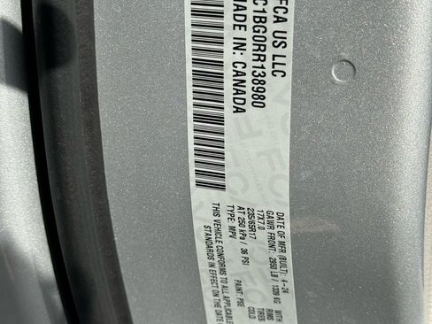 Used 2024 Chrysler Pacifica Touring-L image 33