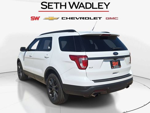 Used 2018 Ford Explorer XLT w/ Equipment Group 202A AWD/4WD image 5