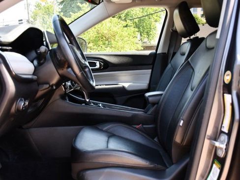 Used 2022 Jeep Compass Limited w/ Sun and Sound Group AWD/4WD image 13