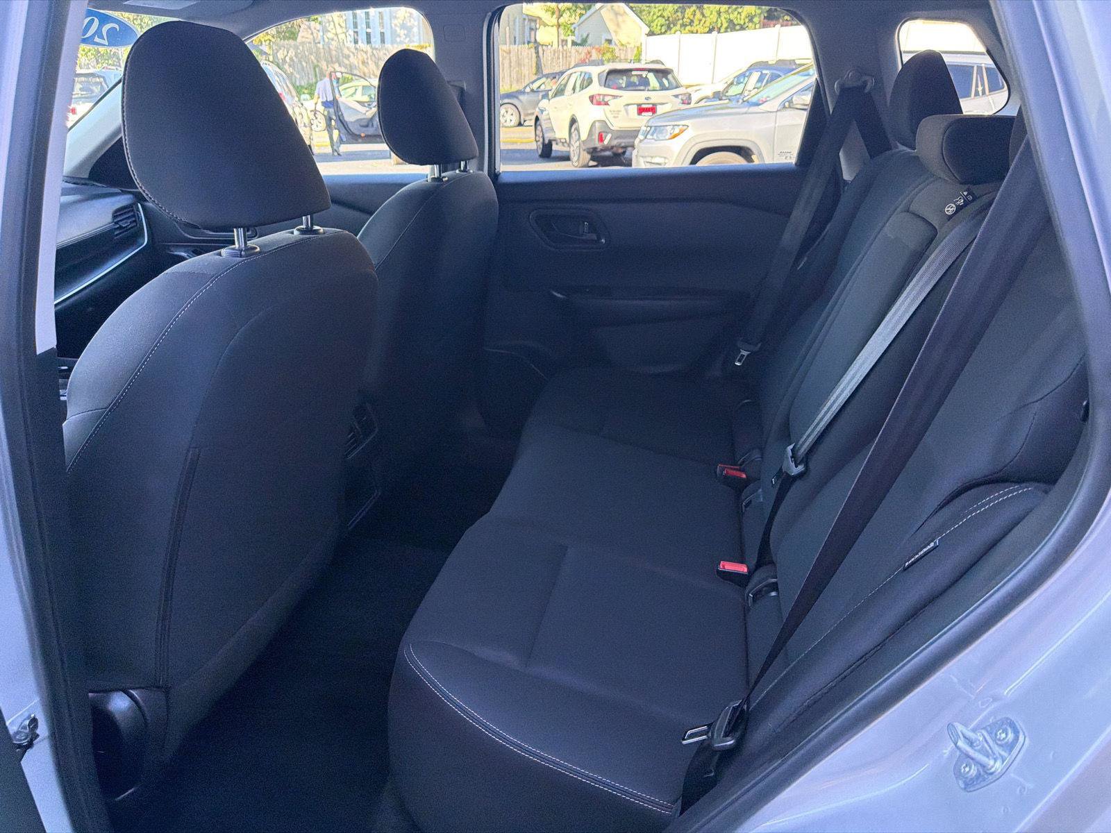 Used 2024 Nissan Rogue S AWD/4WD image 11