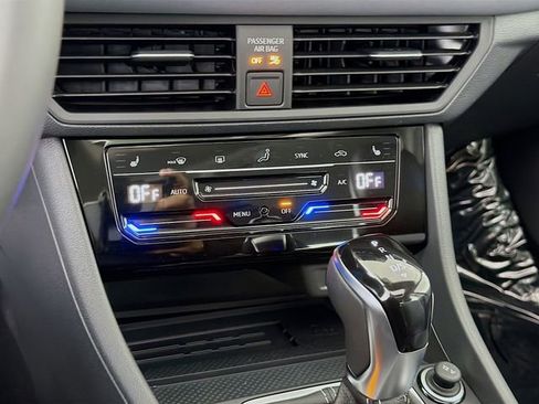 New 2026 Volkswagen Jetta SE image 17