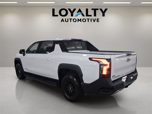 Used 2025 Chevrolet Silverado EV LT image 3