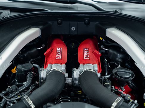 Used 2019 Ferrari Portofino RWD image 65