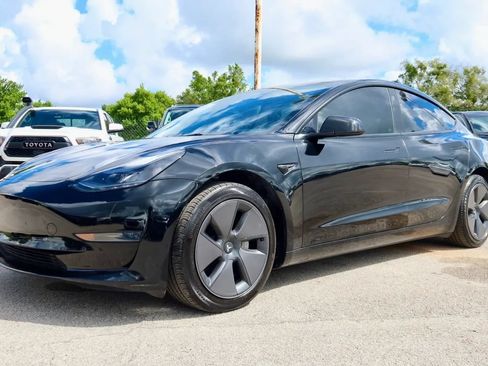 Used 2023 Tesla Model 3 Standard Range RWD image 5