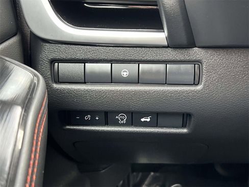 Certified 2025 Nissan Rogue SV image 26