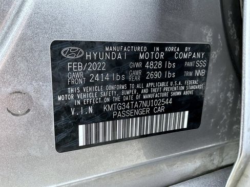 Used 2022 Genesis G70 2.0T AWD/4WD image 25