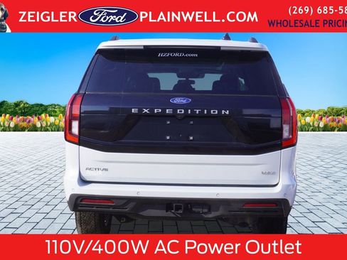 Used 2025 Ford Expedition Max Active image 4