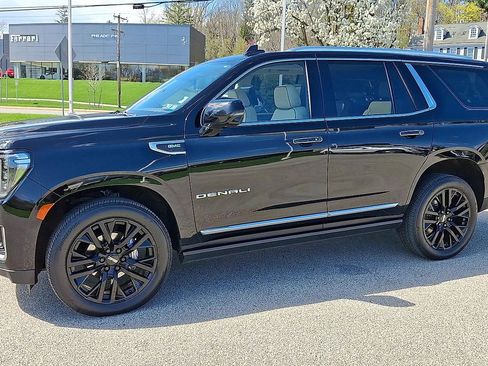 Certified 2021 GMC Yukon Denali w/ Denali Premium Package AWD/4WD image 5