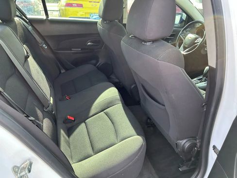 Used 2014 Chevrolet Cruze LT image 4