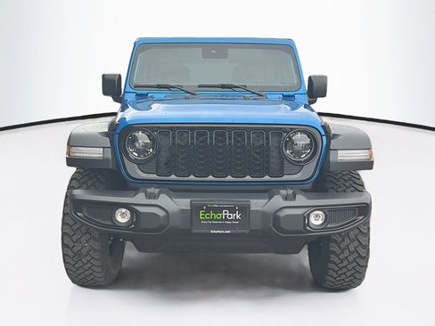 Used 2025 Jeep Wrangler Unlimited Sport AWD/4WD image 2