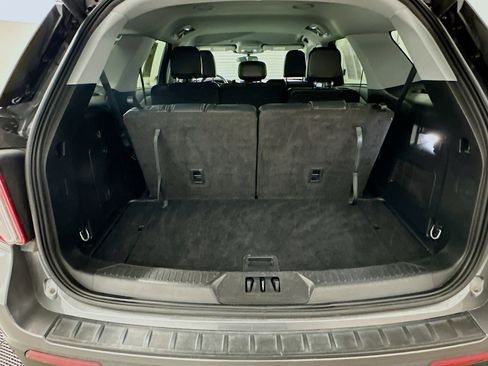 Used 2024 Ford Explorer XLT w/ Equipment Group 202A image 31