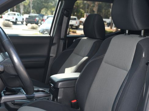 Used 2021 Toyota Tacoma TRD Off-Road w/ Technology Package image 11