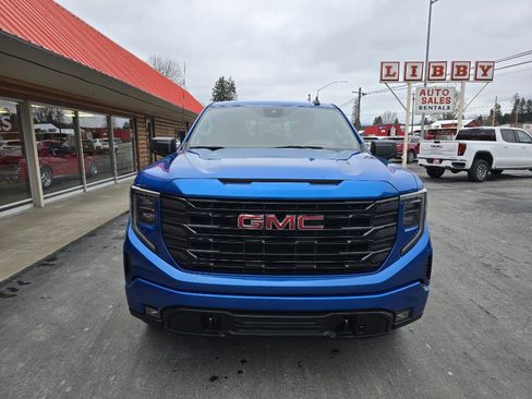 Used 2024 GMC Sierra 1500 Elevation w/ Preferred Package image 2