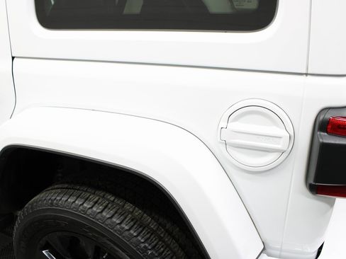 Used 2023 Jeep Wrangler Unlimited Sahara image 40