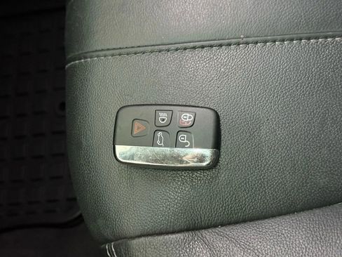 Used 2016 Land Rover LR4 HSE image 27