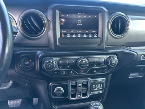 Used 2022 Jeep Wrangler Unlimited Sport AWD/4WD image 30