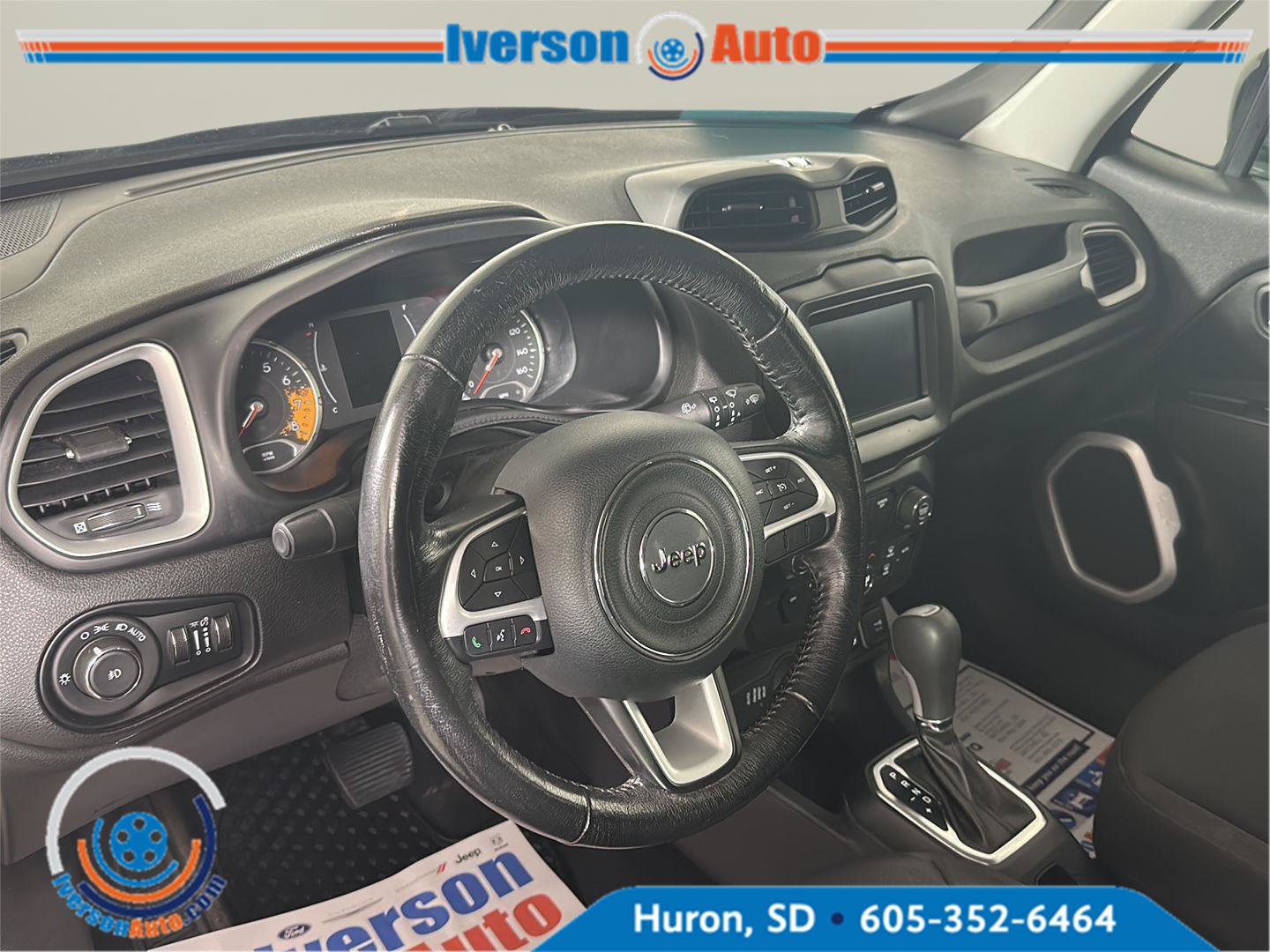 Used 2018 Jeep Renegade Latitude w/ Cold Weather Group AWD/4WD image 15