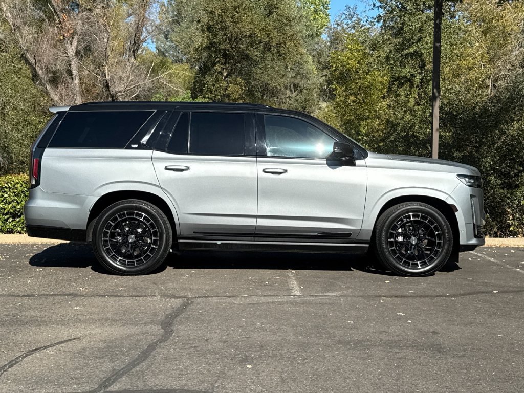 Used 2024 Cadillac Escalade Sport w/ LPO, ONYX Package AWD/4WD image 4