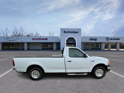 Used 1999 Ford F150 XLT RWD image 2