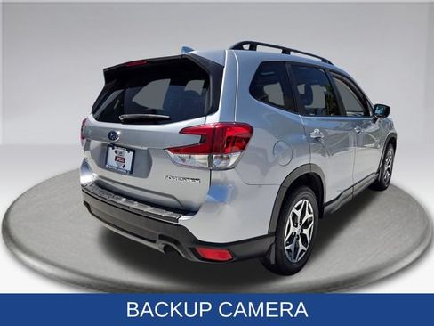 Certified 2022 Subaru Forester Premium AWD/4WD image 12