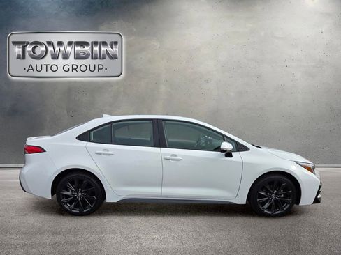 Used 2025 Toyota Corolla SE FWD image 4