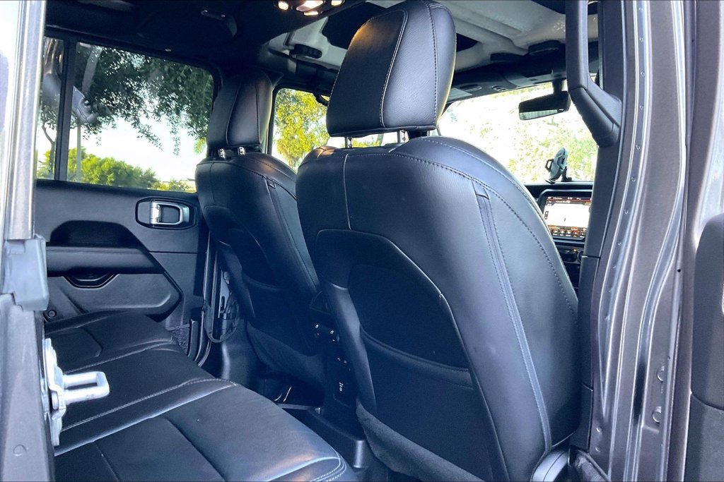 Used 2019 Jeep Wrangler Unlimited Sahara AWD/4WD image 20