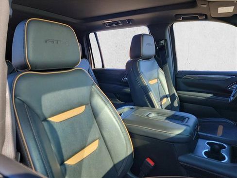 Used 2022 GMC Yukon XL AT4 image 15