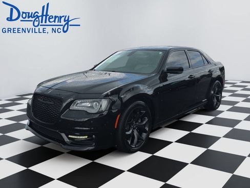Used 2023 Chrysler 300 Touring L RWD image 1