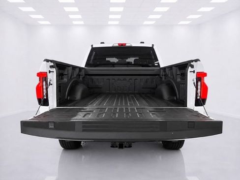 Used 2022 Ford F150 Lightning XLT AWD/4WD image 12