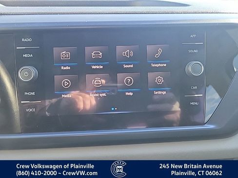 Certified 2022 Volkswagen Taos SE image 7