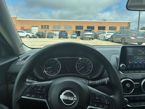 Used 2025 Nissan Sentra SV image 32