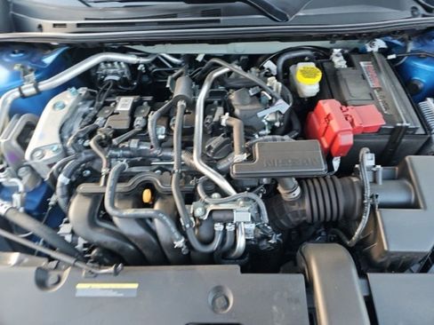 Used 2025 Nissan Sentra SR w/ SR Premium Package FWD image 17