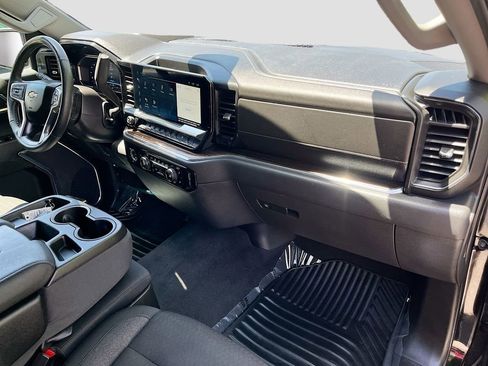 Used 2024 Chevrolet Silverado 1500 LT AWD/4WD image 28